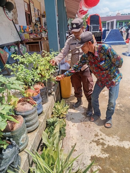 Polsek Enok dan SMP Negeri 2 Enok Sinergi, Pekarangan Sekolah Ditarget Jadi Lumbung Cabai