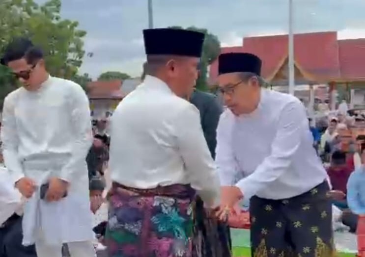 Salat Idul Adha di Lapangan Mini Soccer, Bupati Ajak Masyarakat Membangun Pelalawan Berjamaah