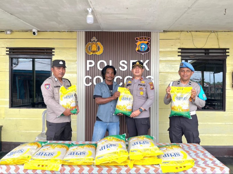 Polsek Concong Gelar Gerakan Pangan Murah, Ringankan Beban Warga