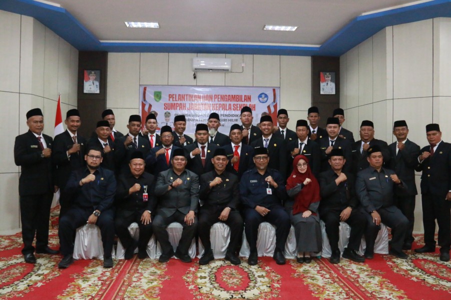 Bupati Herman Resmi Lantik 44 Kepala Sekolah di Lingkungan Dinas Pendidikan Inhil