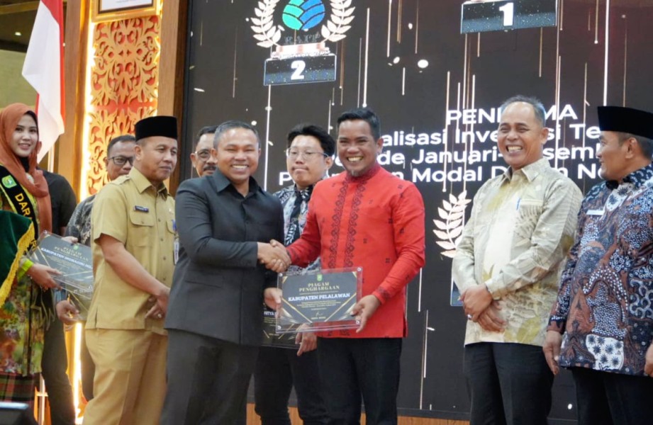 Realisasi Investasi Terbesar Riau 2024, Kabupaten Pelalawan Raih Penghargaan Terbaik