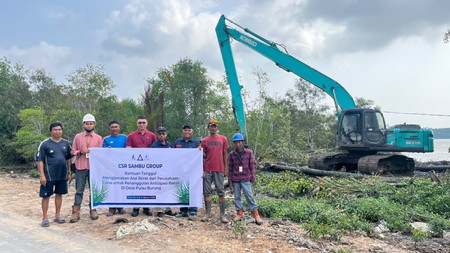 PT RSUP Bergerak Bersama Warga Perkuat Tanggul Penahan Banjir Desa Pulau Burung