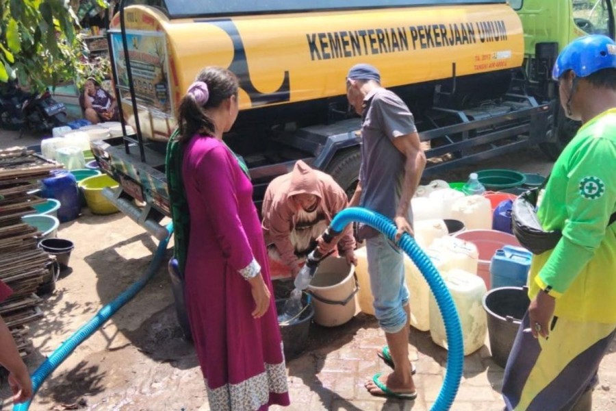 Dampak El Nino, Menteri PU Dody Hanggodo Gerak Cepat Salurkan Air Bersih ke Situbondo