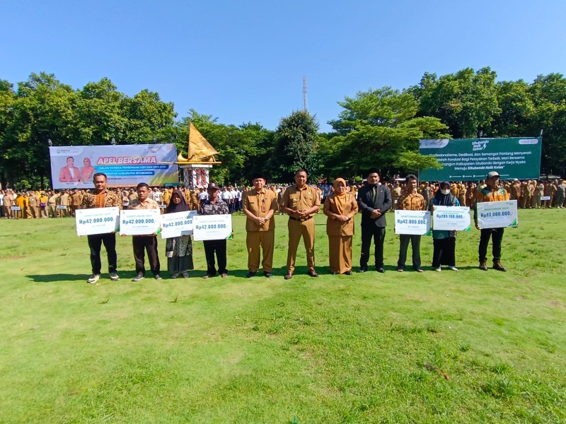 Bupati Situbondo Serahkan Santunan JKM kepada Keluarga Almarhum Peserta BPJS Ketenagakerjaan