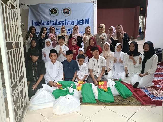 IKWI Pusat Gelar Bakti Sosial Berbagi Kebahagiaan dengan Anak Yatim di Rumah Az-Zahra di Bulan Ramadhan 1446 H
