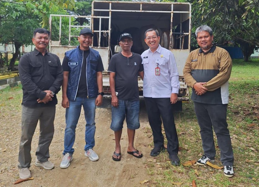 Sambut Idul Adha 1446 H, PT SBL Serahkan 2 Ekor Sapi Kurban untuk Masyarakat dan Pemda Kuansing