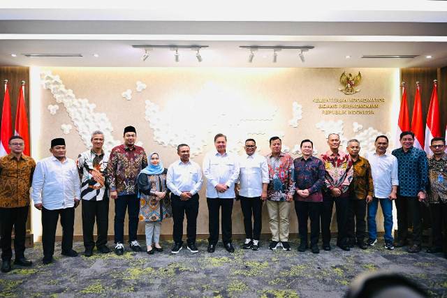 Gubernur Riau dan Bupati Bengkalis Audiensi dengan Menko Perekonomian Bahas Pembangunan Kawasan Pesisir