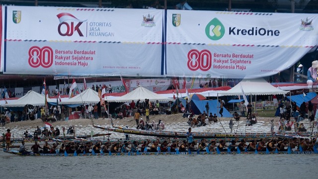 KrediOne Gabungkan Teknologi dan Budaya di Festival Pacu Jalur Riau