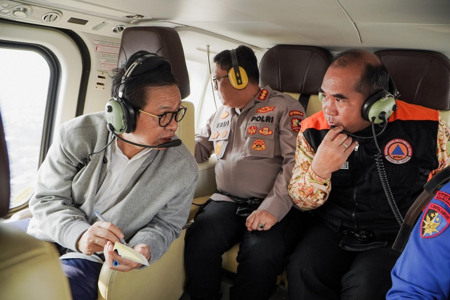 Pramono Anung Tinjau Banjir Jakarta Menggunakan Helikopter