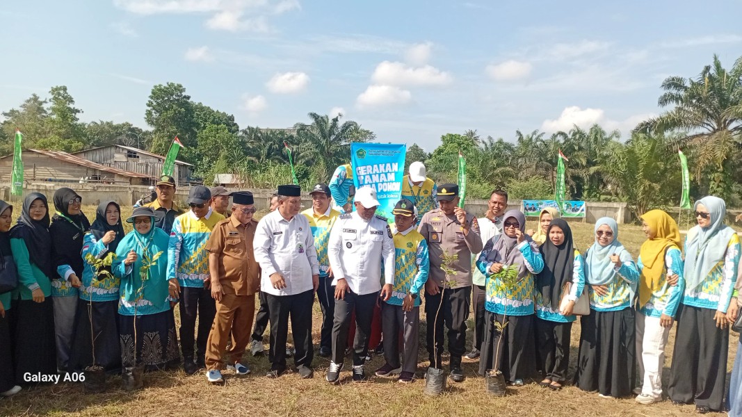 Peringatan Hari Bumi ke-55, Bupati Pelalawan Hadiri Gerakan Penanaman Satu Juta Pohon