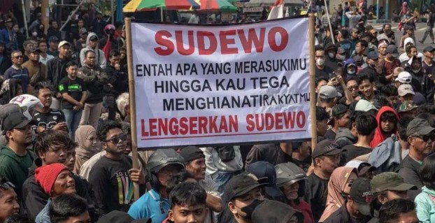 Ribuan Warga Pati Tuntut Bupati Mundur, DPRD Sepakat Gunakan Hak Angket