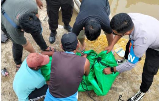 Nelayan Temukan Mayat Mr X di Perairan Desa Kuala Selat Kecamatan Kateman