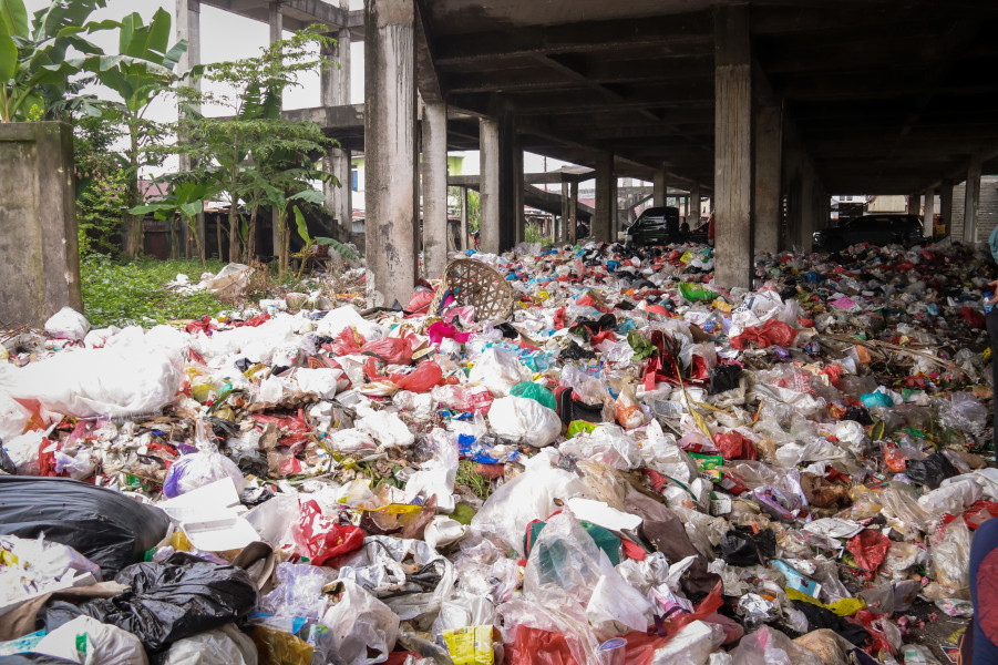 Antisipasi Tumpukan Sampah, Puluhan Petugas DLHK Lakukan Pengawasan