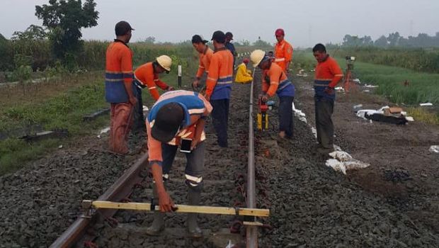 KAI Kerahkan Segala Sumber Daya untuk Pulihkan Jalur Kereta Api di Grobogan Usai Banjir: Targetkan Normalisasi Sesegera Mungkin