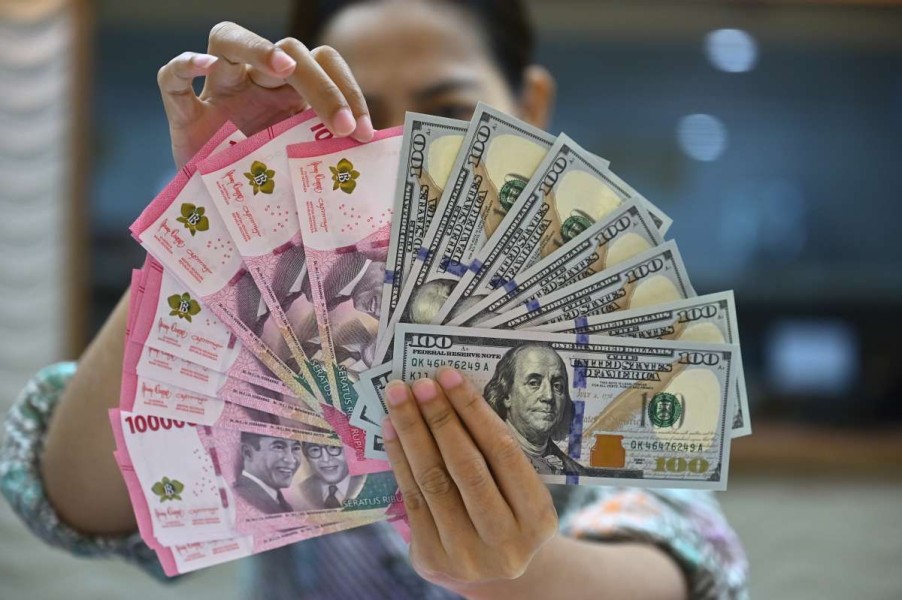 Dolar AS Menguat ke Rp 16.937, Dekati Level Rp 17.000
