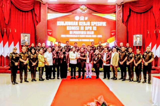 Kunjungan Spesifik Komisi III DPR RI Ke Riau, Kajati Ikuti Rapat Bersama Komisi III