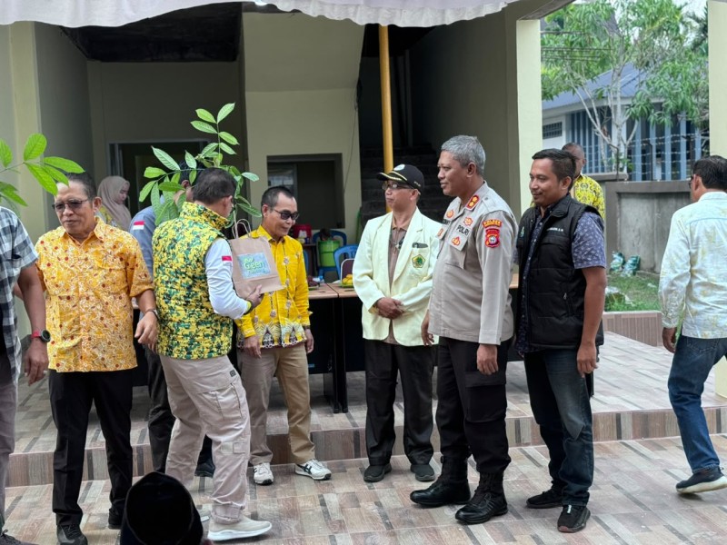 Kapolres Inhil Dukung Green Policing Lewat Penanaman Pohon