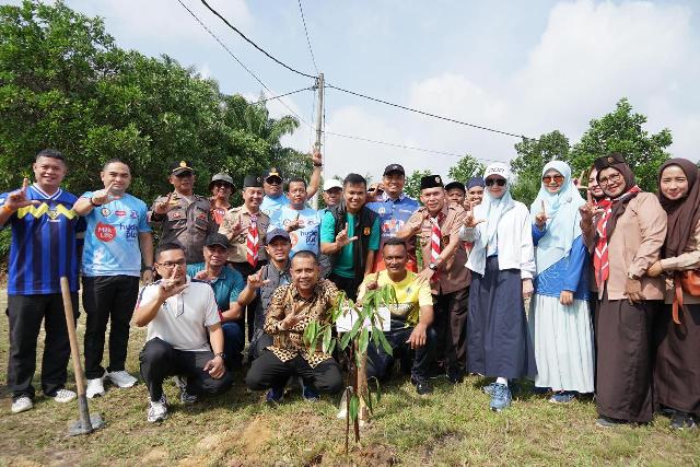 Porserosi Pekanbaru Tanam 1.000 Pohon di Venue Sepatu Roda Sport Center Kulim