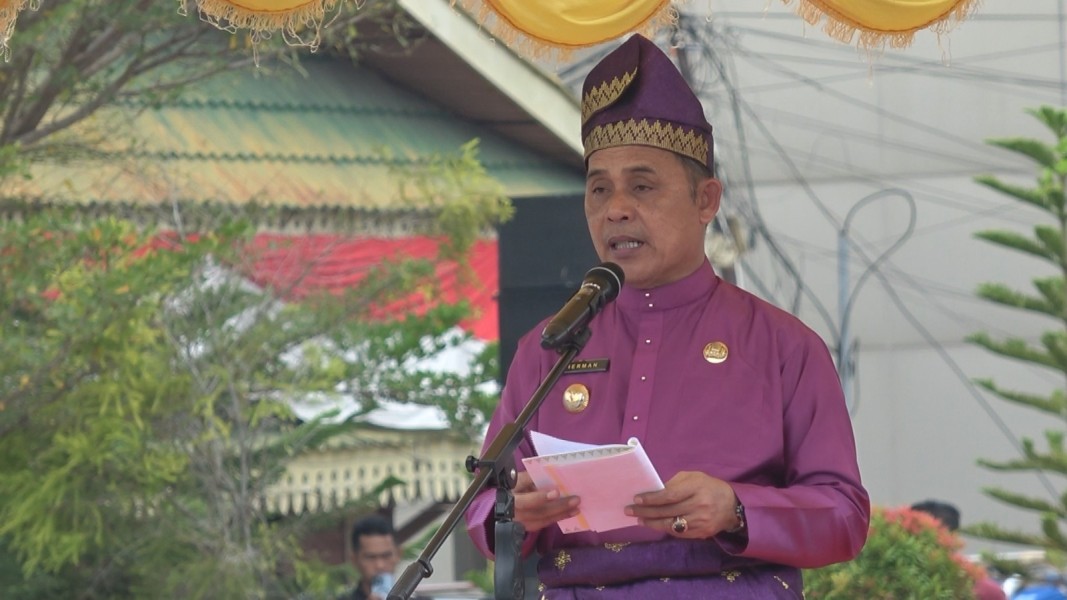 Hari Terakhir Menjabat Selaku Pj Bupati Inhil, H.Herman Pimpin Upacara Hari Jadi Provinsi Riau Ke-67 Tahun 2024