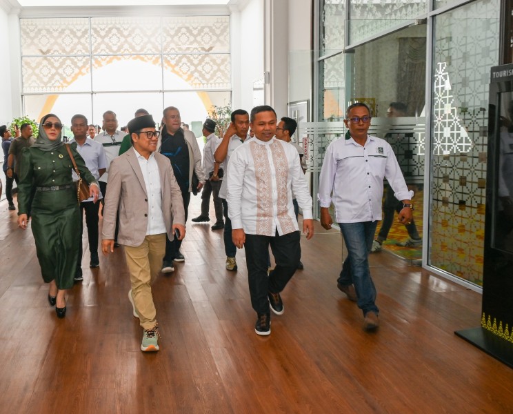 Tiba di Pekanbaru, Muhaimin Iskandar Hadiri Kampanye Akbar Pasangan Bermarwah