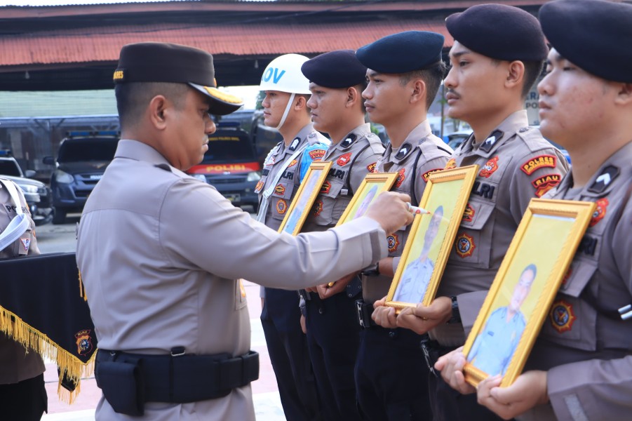 Tujuh Personel Polres Inhil Resmi Diberhentikan