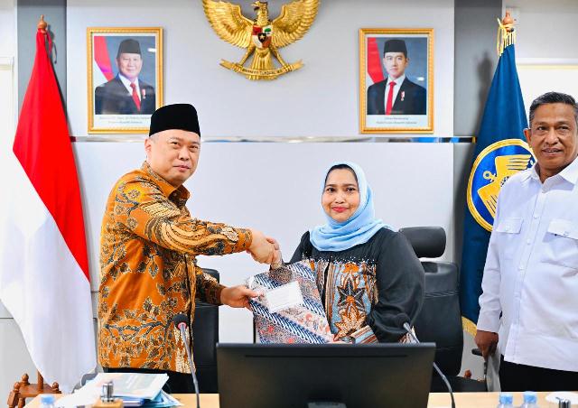 Bupati Bengkalis Mengusulkan Pelabuhan Penyeberangan Roro Kepada Menhub RI