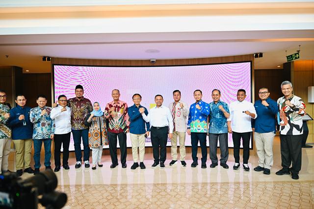 Bupati Bengkalis Usulkan Perluasan Listrik 24 Jam hingga ke Pelosok Desa ke PLN Pusat