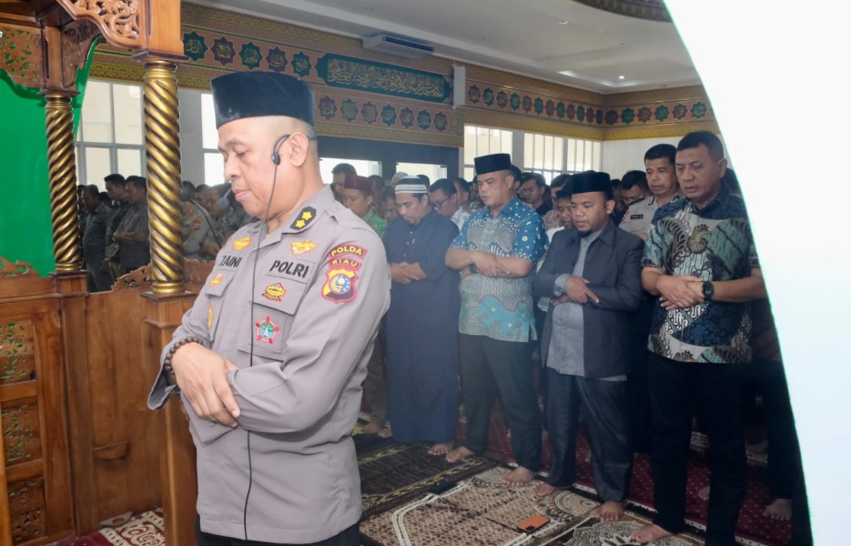 Polda Riau Gelar Sholat Gaib dan Doa Bersama untuk Korban Tragedi Ojol di Jakarta