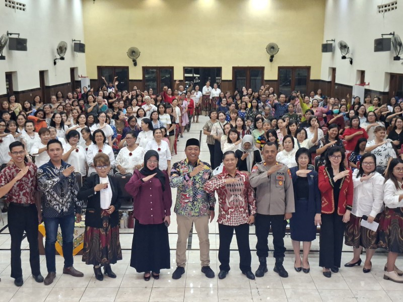 Tegaskan Toleransi Beragama, Bupati Situbondo Hadiri Perayaan Paskah PWK