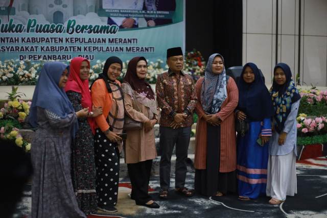 Bupati Asmar Buka Bersama Masyarakat Meranti di Pekanbaru