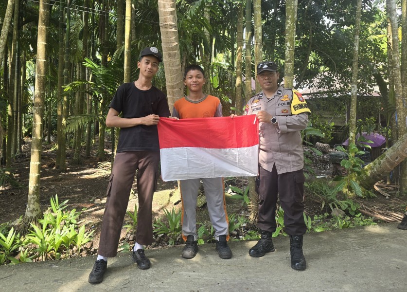 Babinkamtibmas Tanjung Simpang Gelorakan Ekspedisi Merah Putih, Kapolsek Apresiasi Semangat Nasionalisme Warga