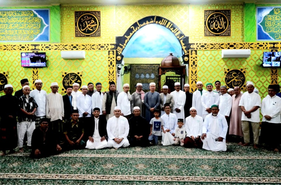 Perkuat Spiritual Pegawai, Wabup Husni Tamrin Pimpin Gerakan Subuh Berjamaah di Pangkalan Kerinci