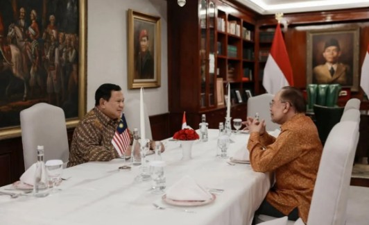 PM Malaysia Anwar Ibrahim Makan Malam di Kediaman Presiden Prabowo