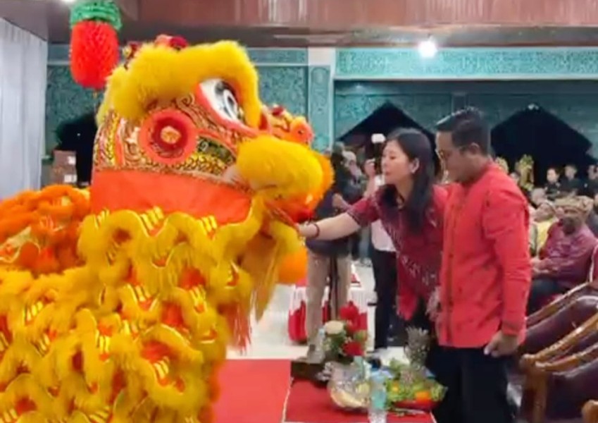 Hadiri Pelantikan PSMTI Pelalawan, Bupati Zukri Pesankan Kepedulian Lingkungan dan Kemanusiaan