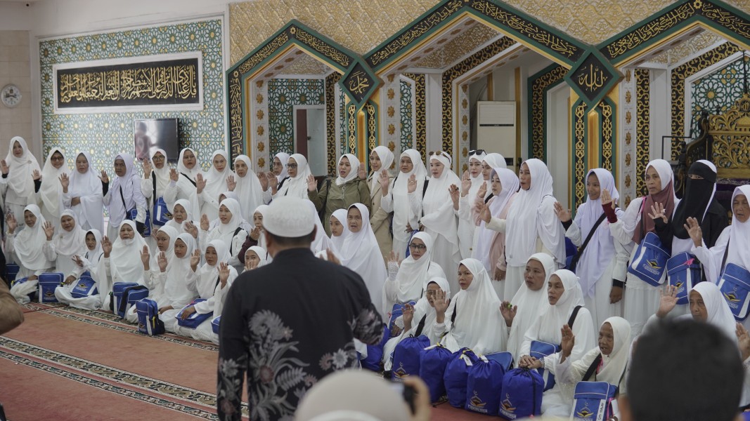 Alhamdulillah PT Azzam Khalif Baitullah Berangkatkan 150 Jamaah Umrah Asal Indragiri Hilir