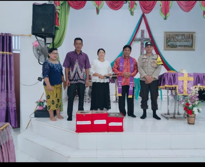 Di Hari Ibadah Paskah, Personil Polsek Pelangiran Menjaga Keamanan dan Ketertiban Gereja Maranata