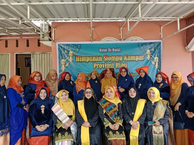 Dari Halal bi Halal Himpunan Siompu Kampar Riau, Manjujuong Dulang Makan Bajambau