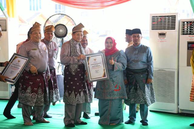 Bupati Bengkalis Terima Penghargaan Menteri Agama atas Program Masjid Ramah Pemudik