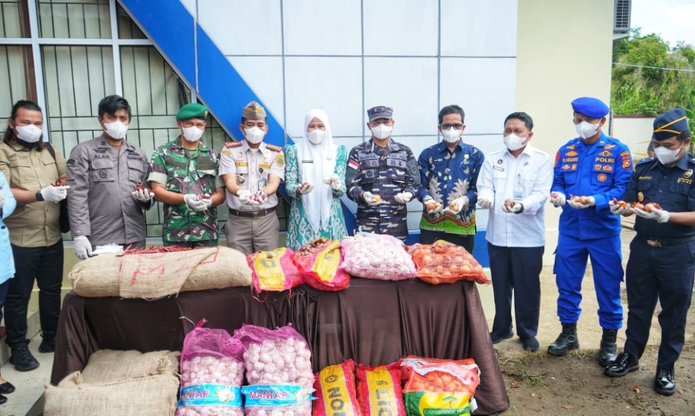 48,39 Ton Pangan Ilegal Dibakar di Tembilahan, Wabup Inhil: Negara Tak Boleh Kalah dari Penyelundup