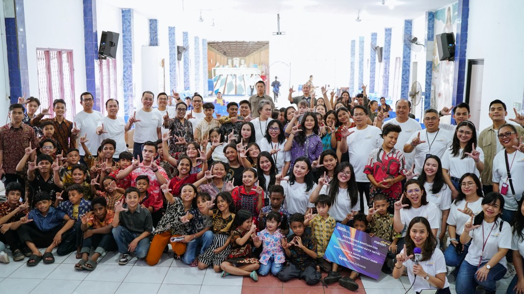 Sambut Natal, Bank Mandiri Salurkan Bantuan di Yayasan Kristen-Katolik