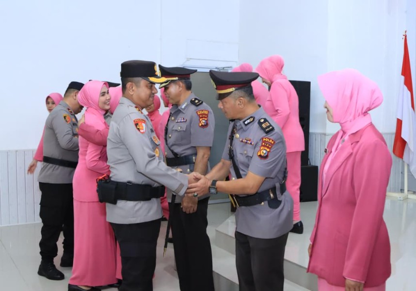 Kapolres Inhil Pimpin Upacara Sertijab Kabag Log, Kapolsek dan Pelantikan  PS Kasat Binmas