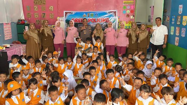 Wakapolres Meranti Tanam Pohon Bersama Anak TK Bhayangkari, Tanamkan Cinta Lingkungan Sejak Dini