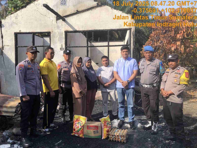 Warga Terbantu, Pj Kades Kota Lama Apresiasi Kunjungan Kemanusiaan Polsek Rengat Barat