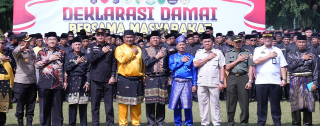 Pemkab Kuansing dan Tokoh Adat Tanda Tangani Kesepakatan Damai