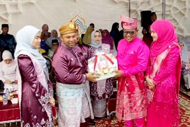 Hadiri Pelepasan Pawai Ta’aruf MTQ Riau di Bengkalis, Bupati Pelalawan Doakan Berjalan Lancar