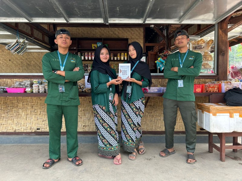 BRI Genteng Dorong Digitalisasi Sektor Pariwisata, QRIS Permudah Transaksi di Wisata Gerbang Raung