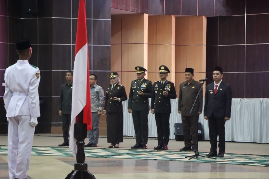 Pj Bupati Inhil Erisman Yahya Kukuhkan 32 Pasukan Pengibar Bendera Pusaka (PASKIBRAKA)