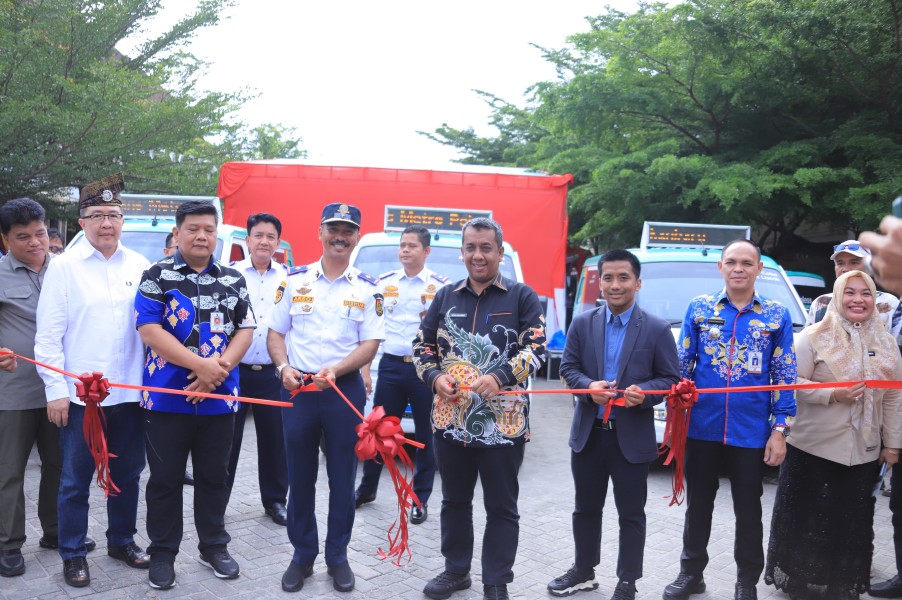 Resmi Luncurkan Uji Coba Oplet Pekan, Pj Wako Pekanbaru: Dengan Adanya Kendaraan Umum Listrik ini Bisa Membantu Mobilitas Masyarakat