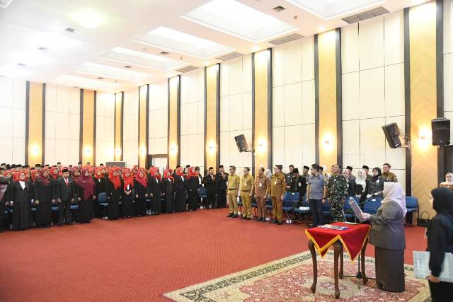 Bupati Kasmarni Lantik 215 Kepala Sekolah, Tegaskan PPDB Bersih dari Pungli