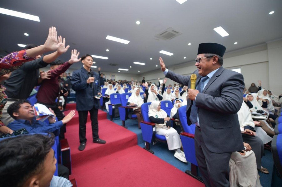 Dirut BSN Ajak Santri Jadi Agen Transformasi Ekonomi Syariah